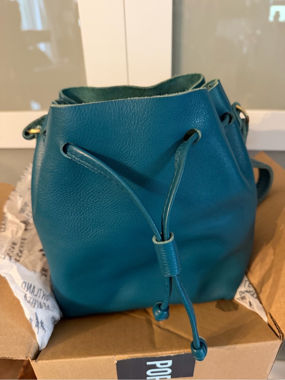 Portland Leather Goods Small Bucket Bag - Picture 6 of 8